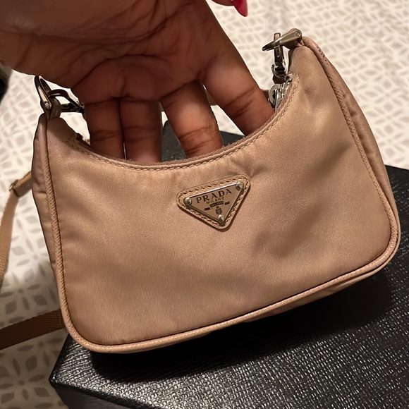 Prada Re-edition Mini Nylon bag. - Picture 5 of 6